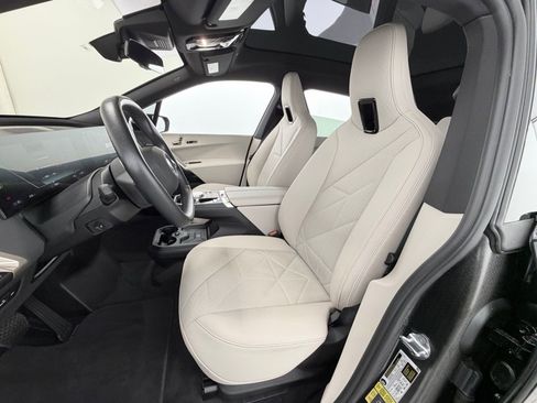 Used 2023 BMW iX xDrive50 w/ Premium Package AWD/4WD image 27