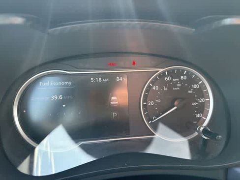 Used 2024 Nissan Versa SV FWD image 29