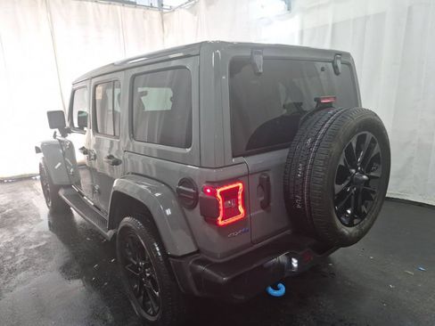 Used 2023 Jeep Wrangler Unlimited Sahara w/ Cold Weather Group AWD/4WD image 4