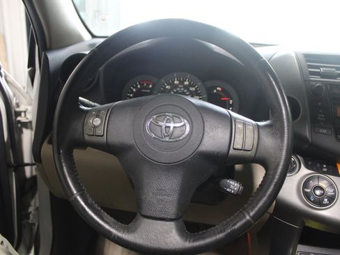 Used 2011 Toyota RAV4 Limited w/ Limited Extra Value Pkg FWD image 11