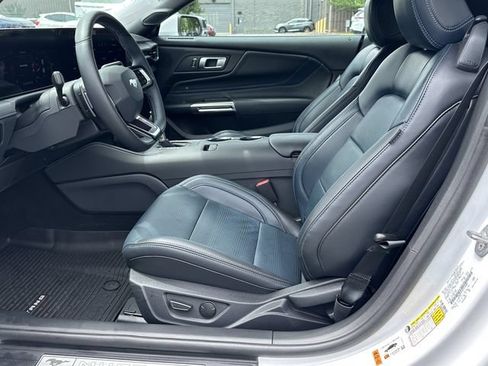Used 2025 Ford Mustang GT Premium RWD image 11