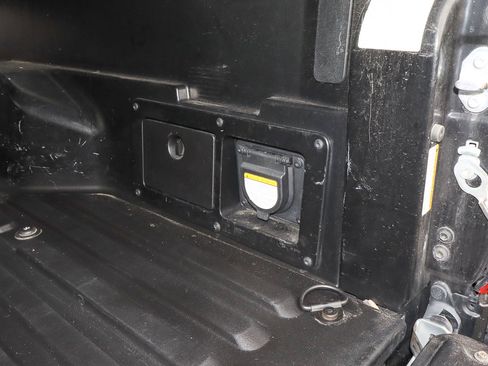 Used 2022 Toyota Tacoma TRD Off-Road image 15