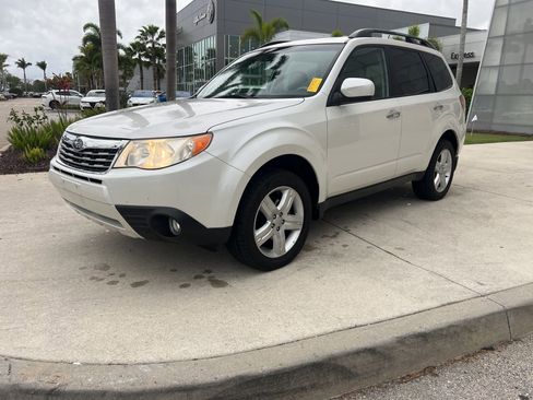 Used 2010 Subaru Forester 2.5X Limited image 5