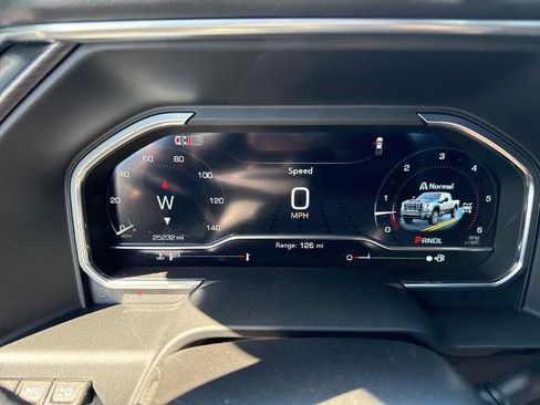 Used 2024 GMC Sierra 2500 Denali Ultimate image 9