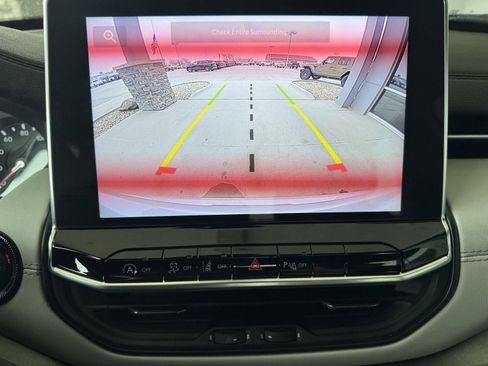 Used 2024 Jeep Compass Limited image 19