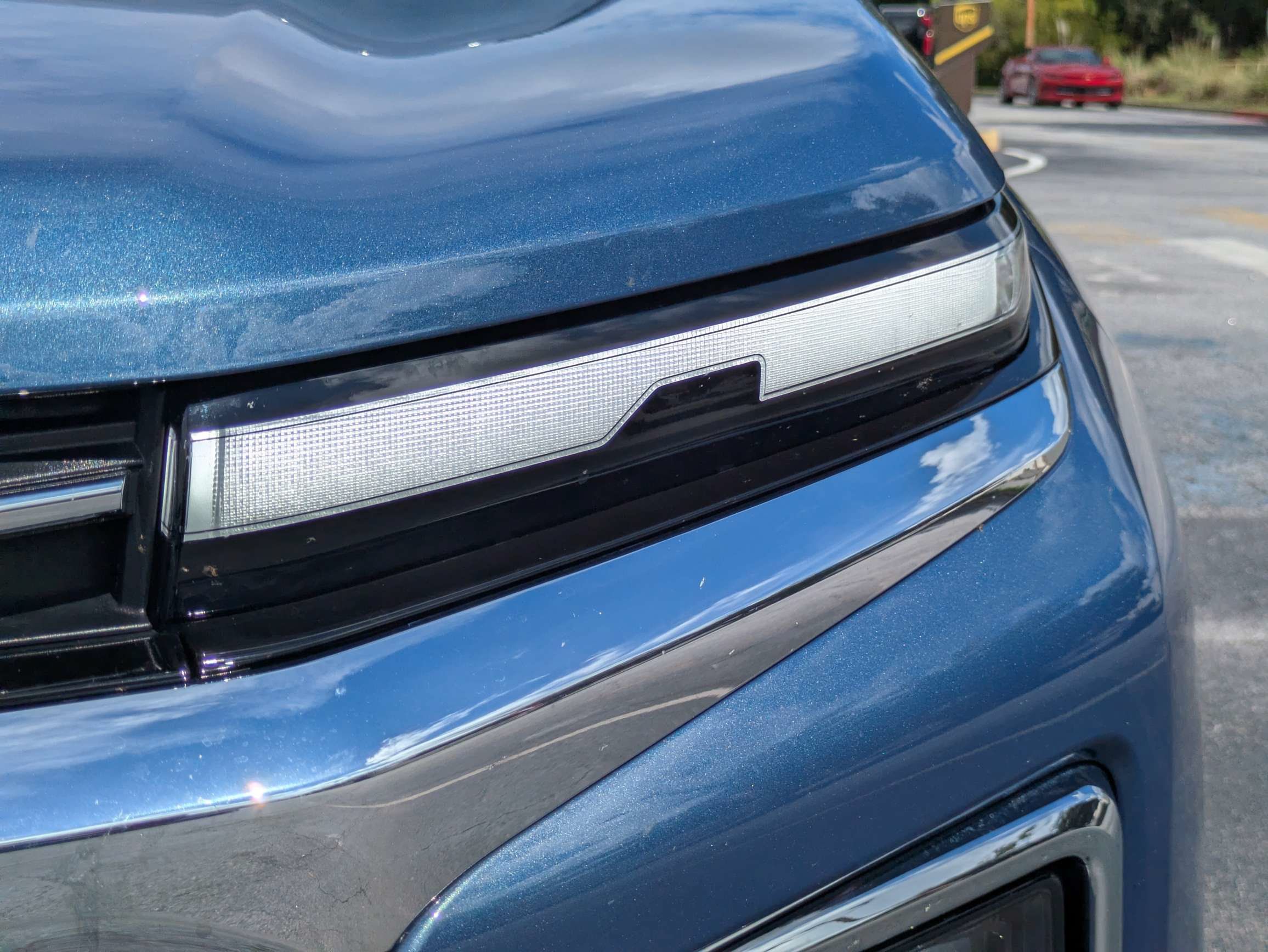 Used 2025 Chevrolet Traverse LT FWD image 32
