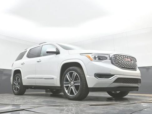 Used 2017 GMC Acadia Denali w/ Technology Package FWD image 41
