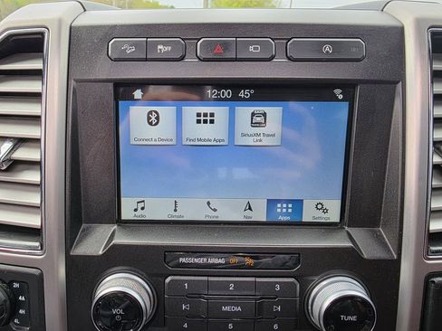 Used 2018 Ford F150 Platinum w/ Equipment Group 701A Luxury image 19