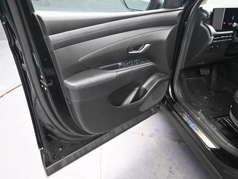 Used 2025 Hyundai Tucson SE image 22