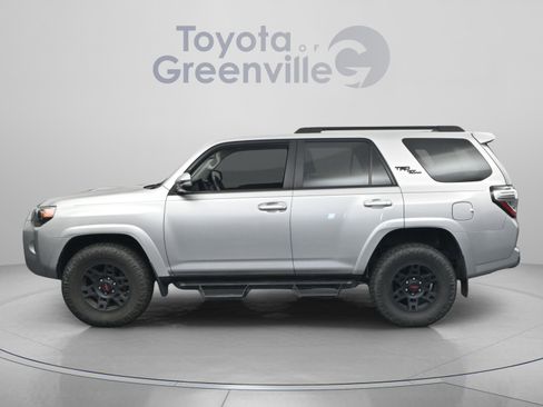 Used 2024 Toyota 4Runner TRD Off-Road Premium w/ Moonroof Package AWD/4WD image 4