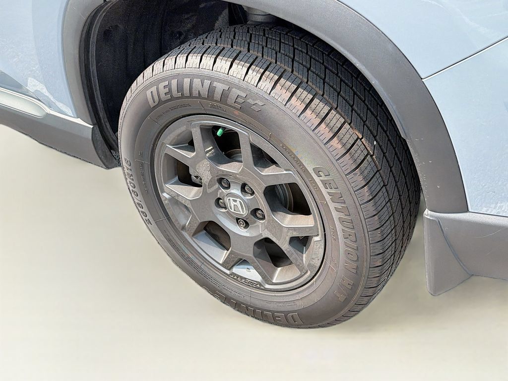 Used 2025 Honda Pilot TrailSport image 39