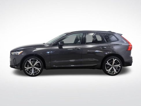 Used 2022 Volvo XC60 B6 R-Design w/ Protection Package Premier AWD/4WD image 2