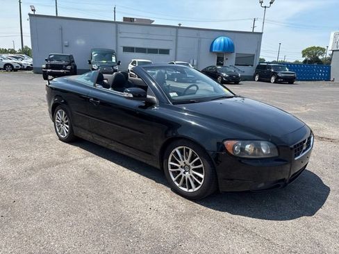 Used 2009 Volvo C70 T5 FWD image 2