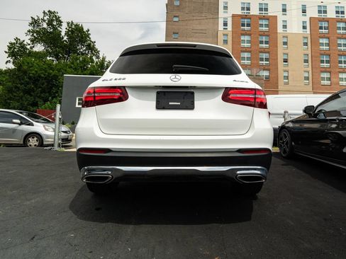 Used 2019 Mercedes-Benz GLC 300 4MATIC w/ Premium Package image 5