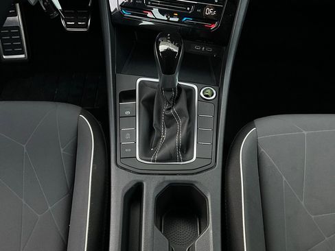 Used 2025 Volkswagen Jetta Sport image 13