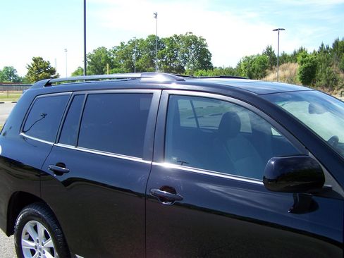 Used 2012 Toyota Highlander SE w/ Tow Pkg AWD/4WD image 32