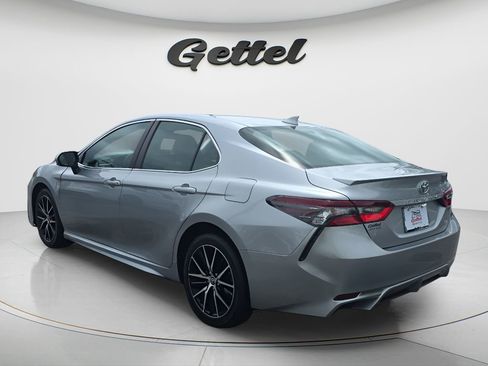 Used 2024 Toyota Camry SE image 6