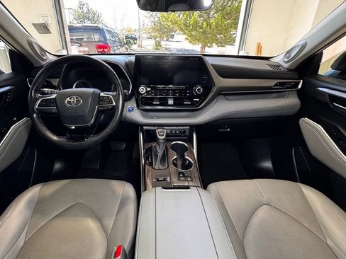 Used 2020 Toyota Highlander Limited image 17