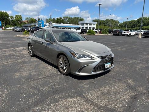 Used 2019 Lexus ES 350 w/ Accessory Package 2 FWD image 17