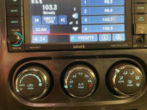 Used 2014 Dodge Challenger SXT RWD image 20