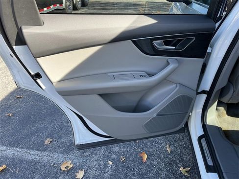 Used 2022 Audi Q7 3.0T Premium Plus image 17