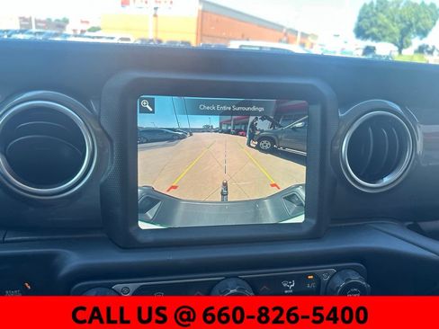 Used 2021 Jeep Gladiator Overland AWD/4WD image 16