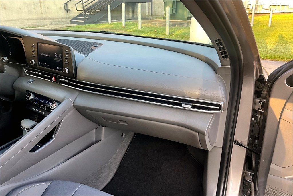 Used 2021 Hyundai Elantra SEL FWD image 21