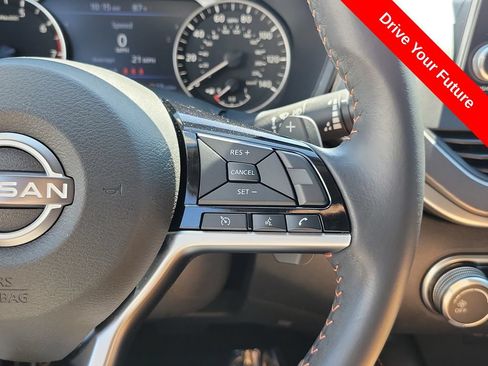 Used 2023 Nissan Altima 2.5 SR FWD image 8