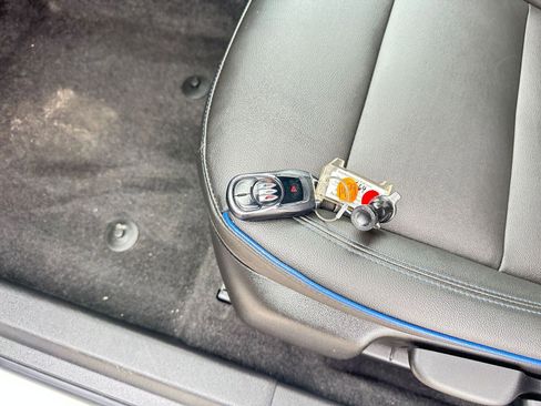 Used 2025 Buick Envista Sport Touring image 22