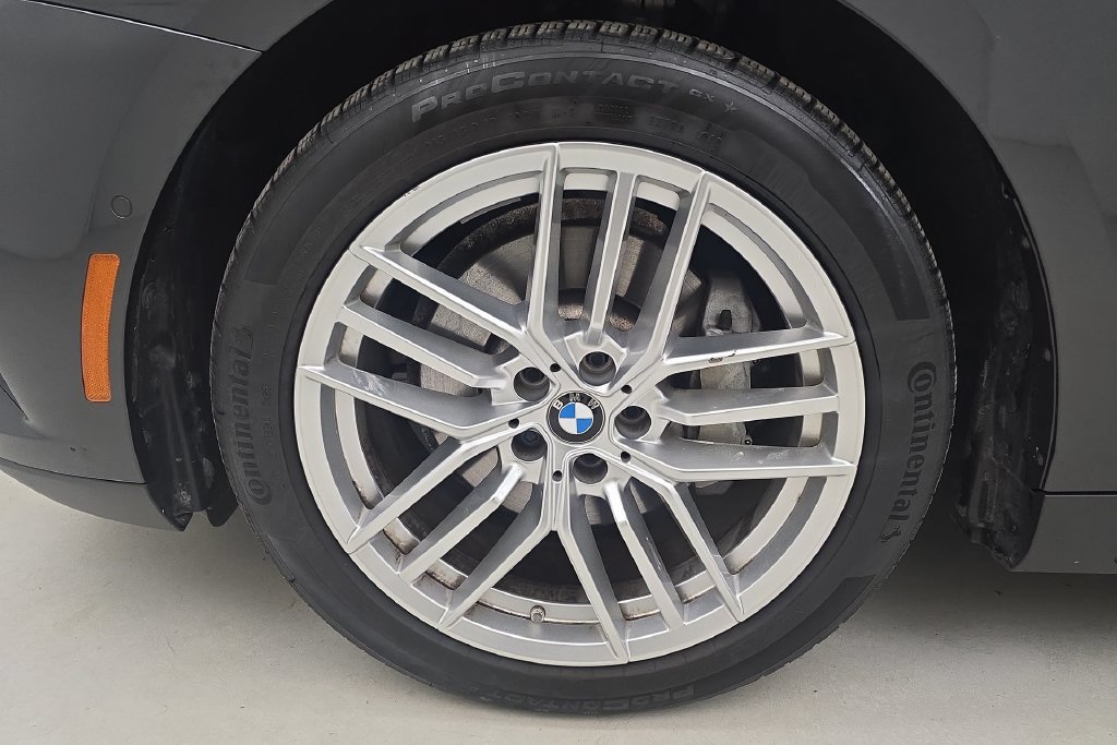 Used 2024 BMW 530i xDrive w/ Premium Package AWD/4WD image 12
