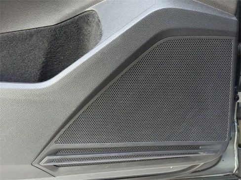 Certified 2021 Volkswagen Tiguan SE image 18