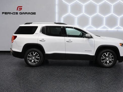 Used 2023 GMC Acadia SLT AWD/4WD image 3