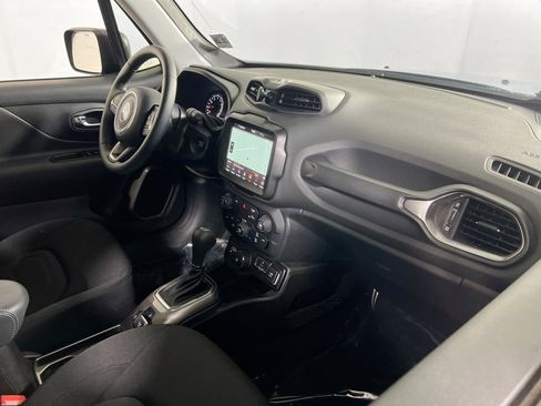 Used 2022 Jeep Renegade Latitude w/ Convenience Group AWD/4WD image 28