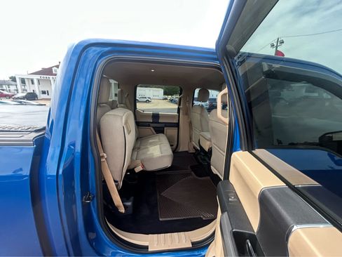 Used 2017 Ford F150 XLT AWD/4WD image 10