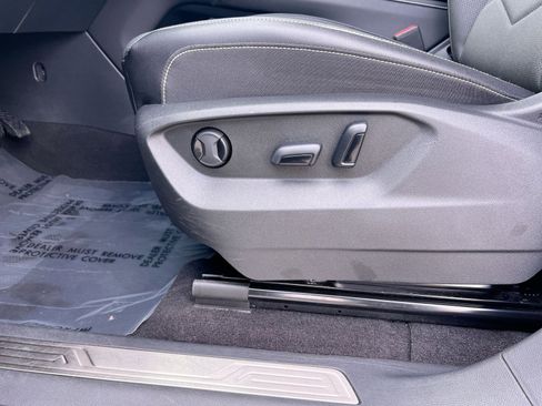 Used 2024 Volkswagen Atlas SE image 14