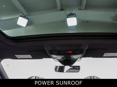 Used 2023 Volkswagen Tiguan SE R-Line FWD image 21