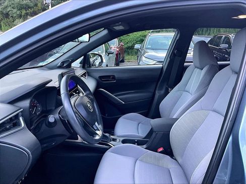 Used 2023 Toyota Corolla Cross AWD Hybrid w/ Moonroof Package image 4