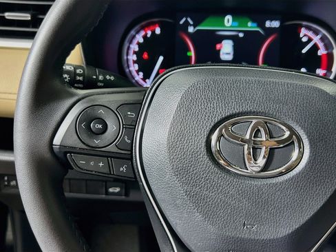 Used 2025 Toyota RAV4 XLE Premium FWD image 18