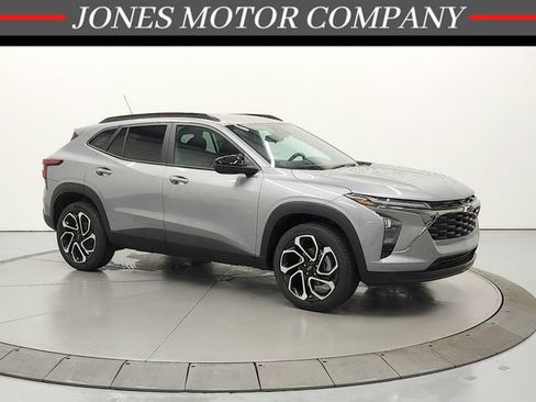 New 2026 Chevrolet Trax RS w/ Driver Confidence Package FWD image 1