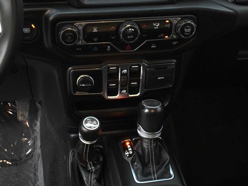 Used 2023 Jeep Wrangler Unlimited Sahara image 19