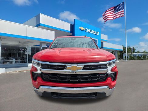 Used 2023 Chevrolet Silverado 1500 LT w/ Leather Package AWD/4WD image 8