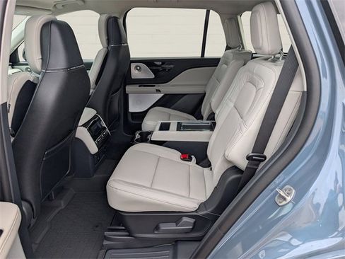 New 2026 Lincoln Aviator Reserve w/ Luxury Package image 13