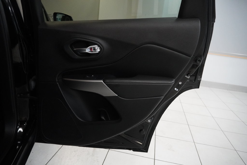 Used 2021 Jeep Cherokee Latitude Lux 80th Anniv w/ Quick Order Package 26U 80TH AWD/4WD image 21