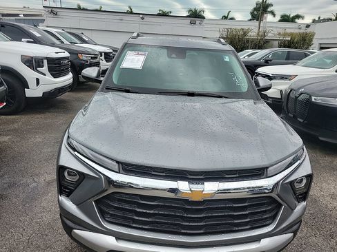 Used 2025 Chevrolet TrailBlazer LT image 4