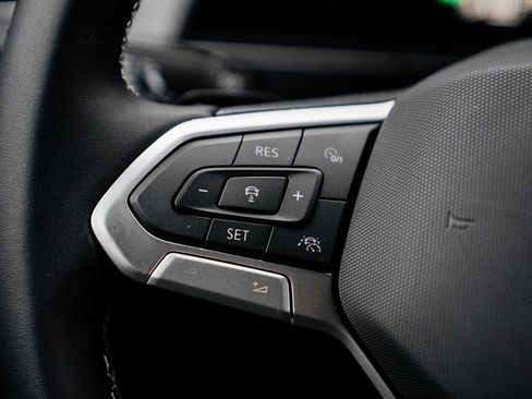 New 2026 Volkswagen Atlas Cross Sport SE image 27