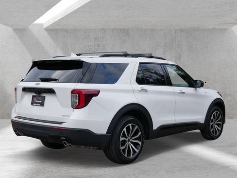 Certified 2023 Ford Explorer ST-Line AWD/4WD image 3
