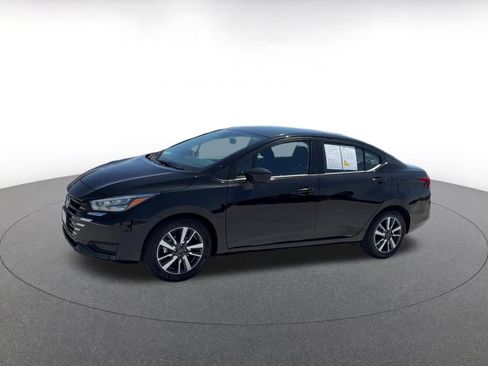 Used 2025 Nissan Versa SV FWD image 8
