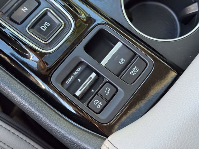 Certified 2024 Honda Pilot Elite image 30