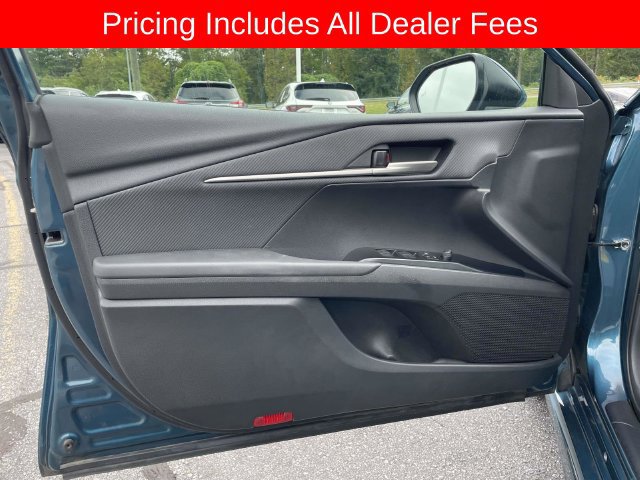 Used 2025 Toyota Camry SE FWD image 15