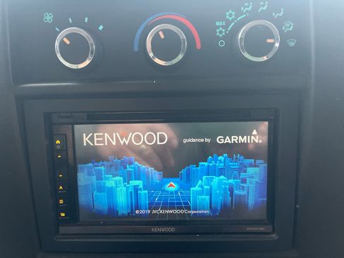 Used 2011 Chevrolet Express 1500 image 13